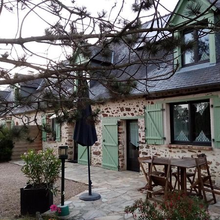 Chambre D Hote La Roussiere Saint-Ouen-Des-Toits 외부 사진